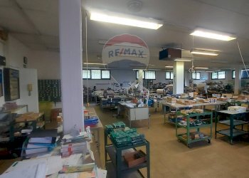 Dispensa di stoccaggio - Laboratorio Via Fratelli De Grandi
 
21, Varese - foto 20