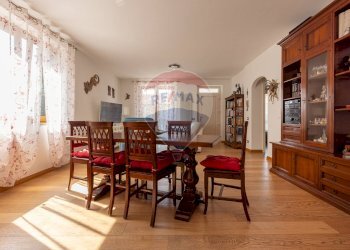 Sala da pranzo - Villa Via Signo e Carpio
 
3/A, Marchirolo - foto 15