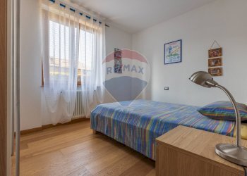 Camera / camera da letto - Villa Via Signo e Carpio
 
3/A, Marchirolo - foto 27