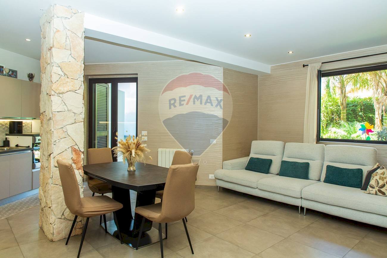 Sala da pranzo - Three-room apartment Via Ravanusa - Tremestieri Etneo
 
48, San Giovanni la Punta - photo 1