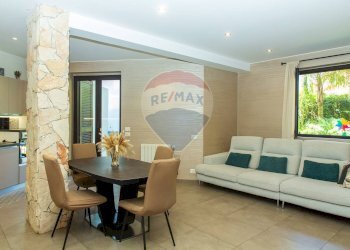 Sala da pranzo - Trilocale Via Ravanusa - Tremestieri Etneo
 
48, San Giovanni la Punta - foto 1