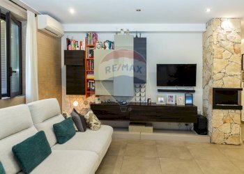 Soggiorno - Trilocale Via Ravanusa - Tremestieri Etneo
 
48, San Giovanni la Punta - foto 11