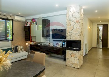 Soggiorno - Trilocale Via Ravanusa - Tremestieri Etneo
 
48, San Giovanni la Punta - foto 12