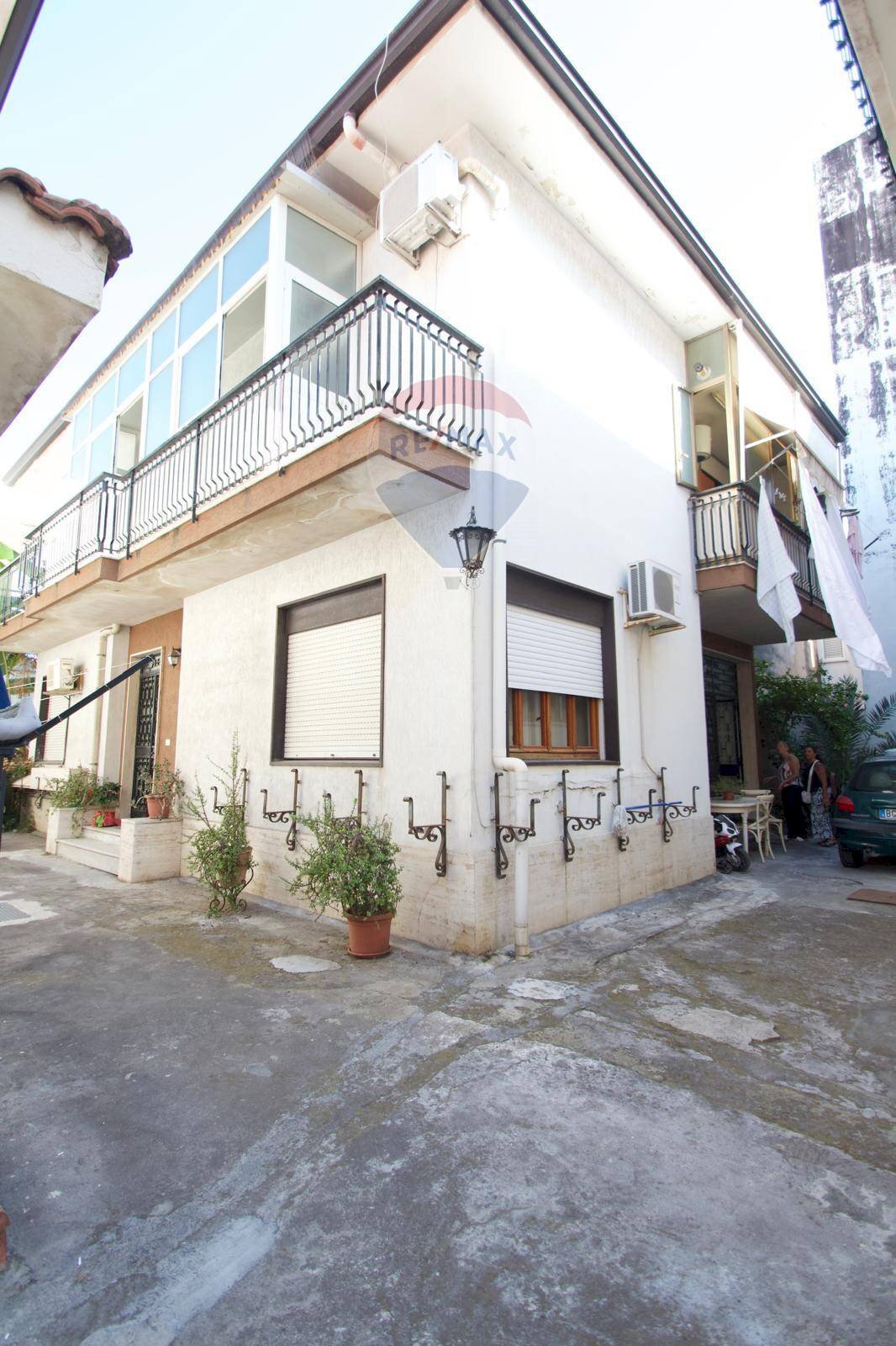 Casa all\'aperto - Casa indipendente Via Manganelli
 
6, Aci Castello - foto 1