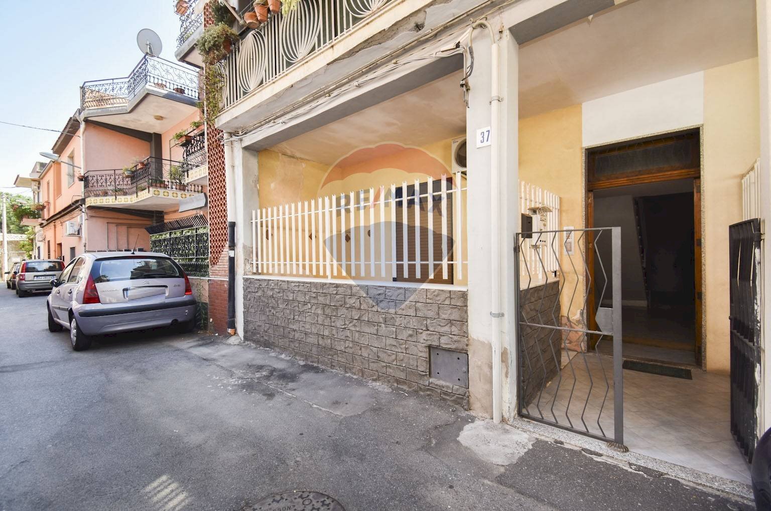 Edificio all\'aperto - Quadrilocale Via di Mauro Natale
 
37, San Giovanni la Punta - foto 2