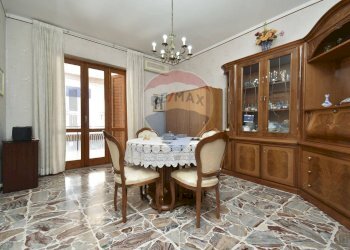 Sala da pranzo - Quadrilocale Via di Mauro Natale
 
37, San Giovanni la Punta - foto 8