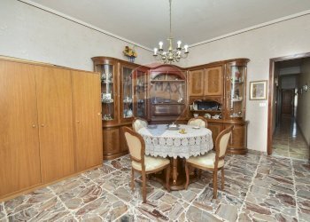 Sala da pranzo - Quadrilocale Via di Mauro Natale
 
37, San Giovanni la Punta - foto 11