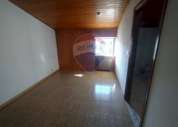 Stanza vuota - Quadrilocale Via Anna Magnani
 
11, Vairano Patenora - foto 16