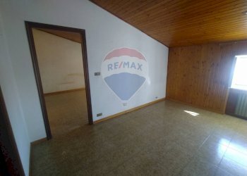 Stanza vuota - Quadrilocale Via Anna Magnani
 
11, Vairano Patenora - foto 18