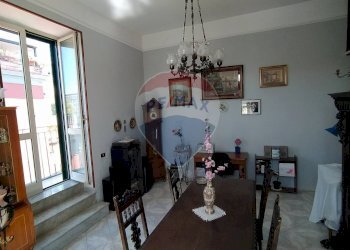 Sala da pranzo - Quadrilocale Via Misericordiella
 
26, Napoli - foto 12