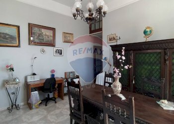 Sala da pranzo - Quadrilocale Via Misericordiella
 
26, Napoli - foto 13