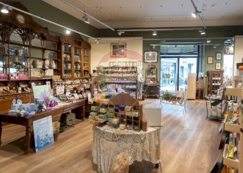 Dispensa di stoccaggio - Shop Piazza della libertà
 
6, Salsomaggiore Terme - photo 1