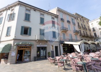 Edificio all\'aperto - Shop Piazza della libertà
 
6, Salsomaggiore Terme - photo 5
