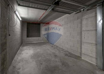 Parcheggio - Two-room apartment Viale Premuda
 
40, Milano - photo 31