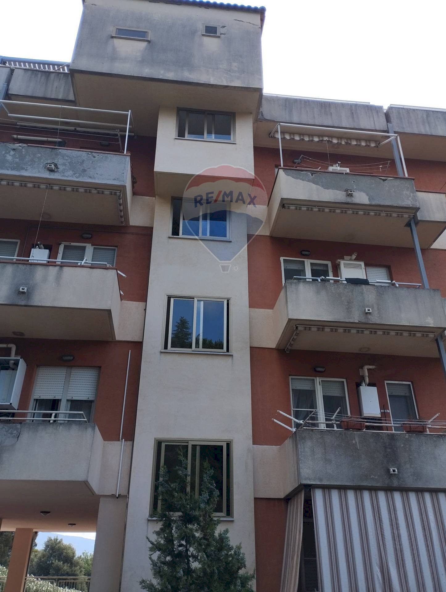 Edificio all\'aperto - Trilocale Santi Cosma e Damiano - foto 1