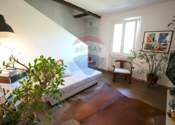 Soggiorno - Independent house Piazza San Giovanni
 
2, Cusino - photo 7