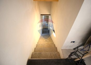 Scale - Independent house Piazza San Giovanni
 
2, Cusino - photo 23