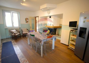 Sala da pranzo - Independent house Piazza San Giovanni
 
2, Cusino - photo 28