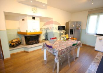 Sala da pranzo - Independent house Piazza San Giovanni
 
2, Cusino - photo 29