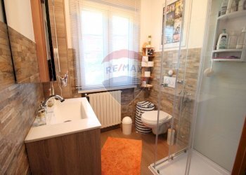 Bagno - Independent house Piazza San Giovanni
 
2, Cusino - photo 31