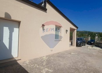 Terrazza - Villa c/da petraro
 
12, Chiaramonte Gulfi - foto 6