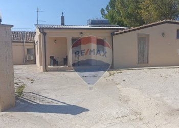 Casa all\'aperto - Villa c/da petraro
 
12, Chiaramonte Gulfi - foto 8