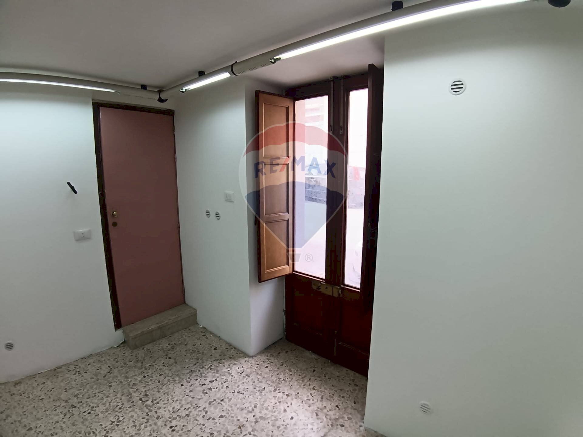 Stanza vuota - Locale Commerciale via solferino
 
82, Ragusa - foto 3