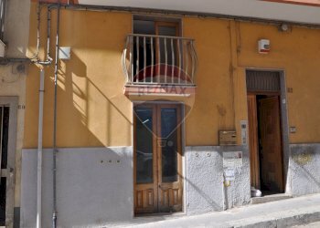 Edificio all\'aperto - Locale Commerciale via solferino
82, Ragusa - foto 1