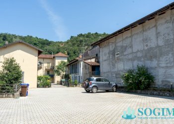 Cortile interno_1 - Shop Via Varesina
 
58, Como - photo 18