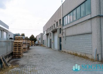 Esterno_2 - Capannone Via caduti di nassirya
 
12, Binago - foto 3