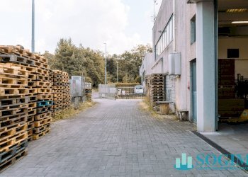 Esterno_4 - Capannone Via caduti di nassirya
 
12, Binago - foto 13