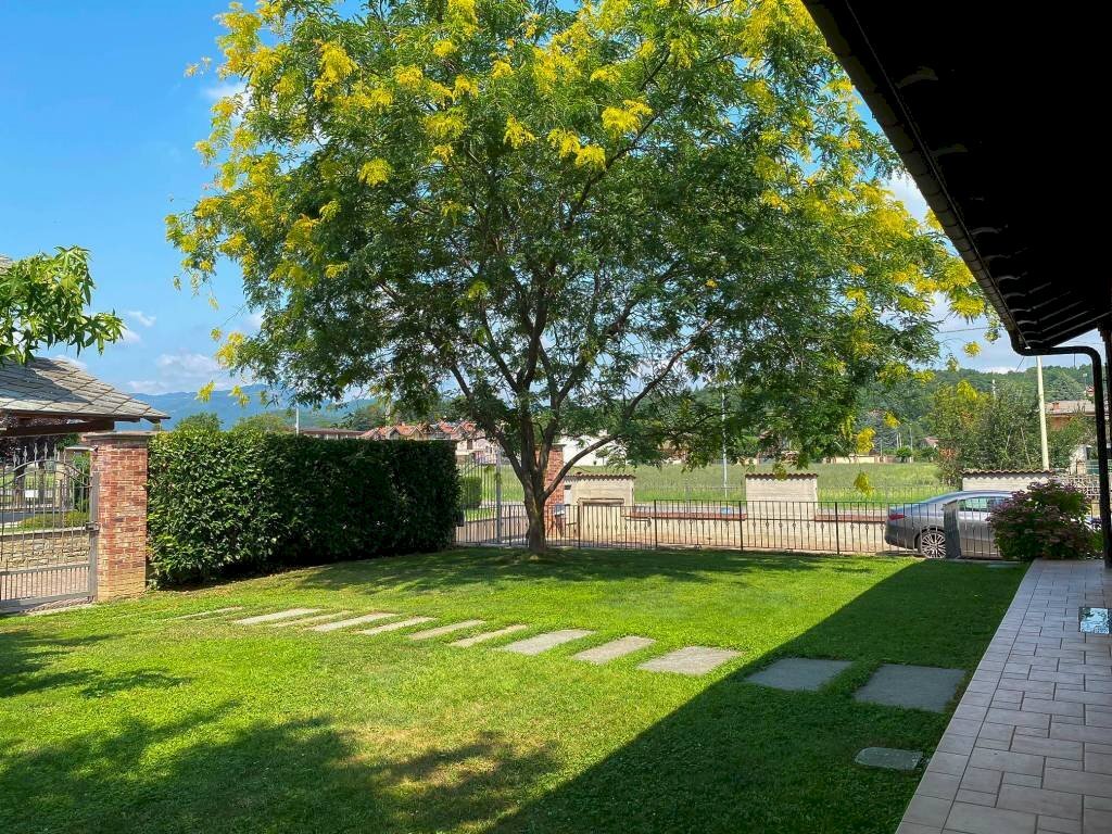 Giardino - Villa via Dante Livio Bianco, 10, Caraglio - foto 3