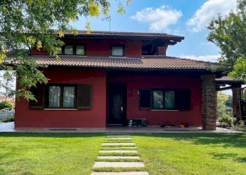 Facciata - Villa via Dante Livio Bianco, 10, Caraglio - foto 1