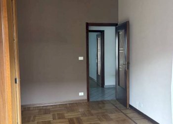 Camera da letto - Three-room apartment via Acceglio, 2, hamlet Cerialdo, Cuneo - photo 9