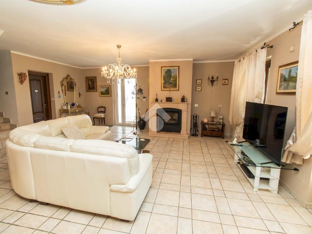 Semi-detached house Strada Canova Pogliani, Leini - photo 2