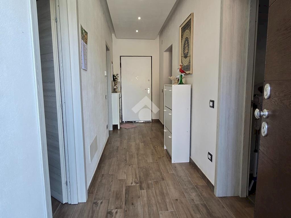 Three-room apartment Via Alessandro Volta, Medesano - photo 2