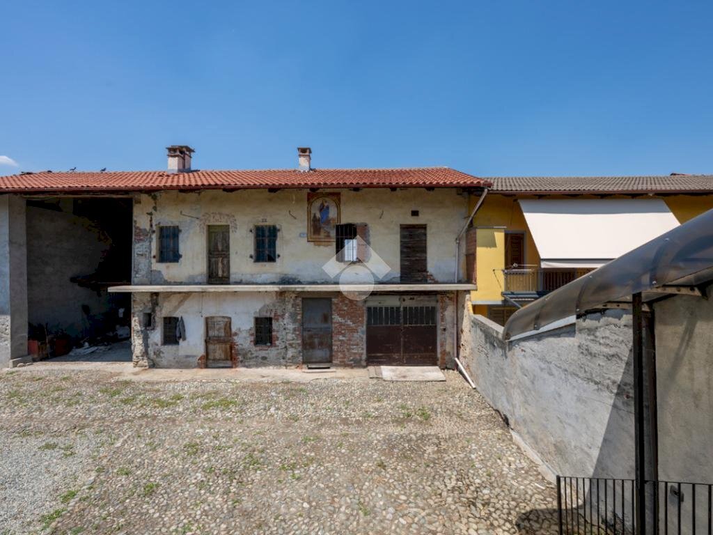 Semi-detached house Via Servour, Revello - photo 3