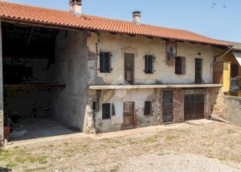 Semi-detached house Via Servour, Revello - photo 8