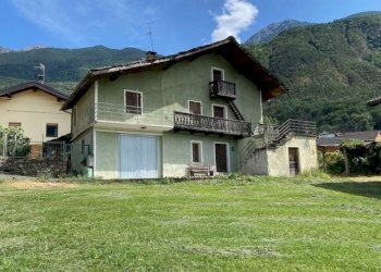 Casa indipendente Frazione Sptumian 96, Chambave - foto 1