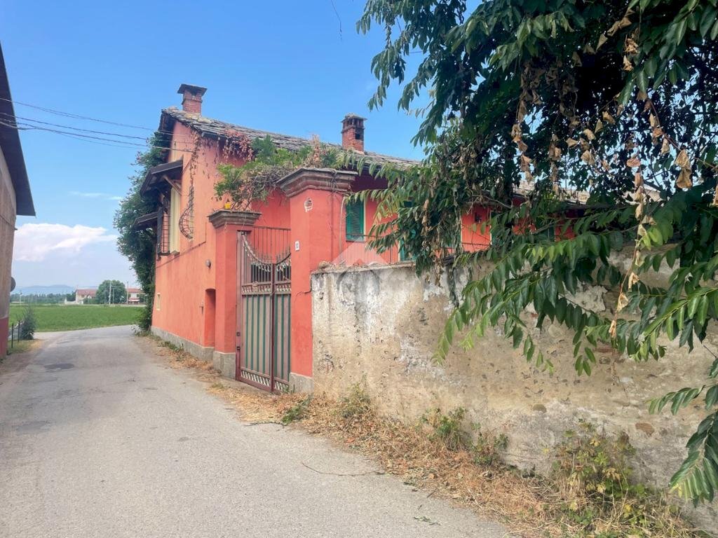 Semi-detached house Via Macello, Cavour - photo 1