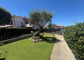 Foto 3 - Villa a Schiera Via Oceano Indiano
 
36, Santa Marinella - foto 3