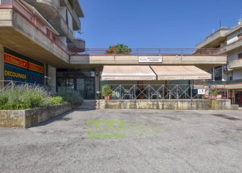 Foto 1 - Commercial Activity Via Aldo Moro, Comunanza - photo 1