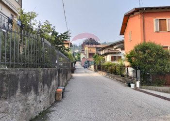 strada di accesso - Terreno edificabile Via Milano, Cocquio-Trevisago - foto 8