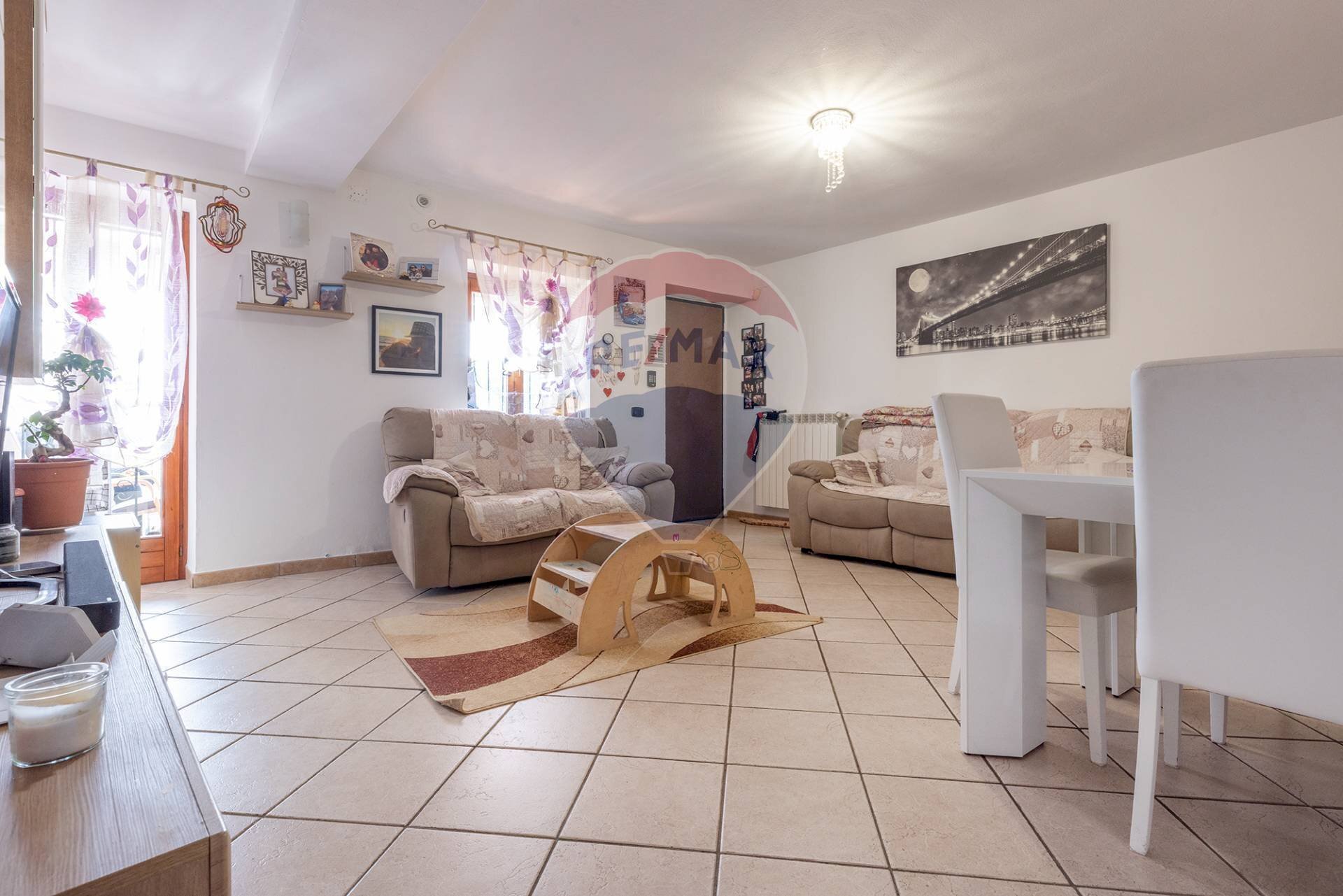 Sala da pranzo - Trilocale Via Dei Fabi
 
10, Cugliate-Fabiasco - foto 1