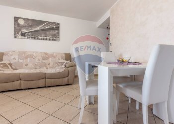 Sala da pranzo - Trilocale Via Dei Fabi
 
10, Cugliate-Fabiasco - foto 2