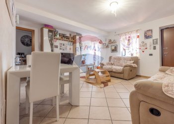 Sala da pranzo - Trilocale Via Dei Fabi
 
10, Cugliate-Fabiasco - foto 4