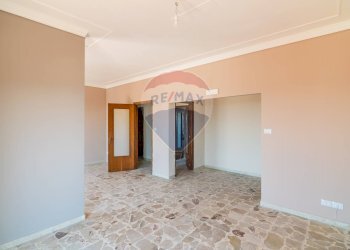 Stanza vuota - Attico via guglielmo marconi
 
33, Gravina di Catania - foto 4