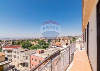 Balcone - Attico via guglielmo marconi
 
33, Gravina di Catania - foto 6