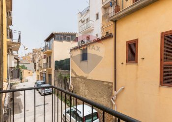 Balcone - Casa indipendente Via Birdirimi
 
28, Caltagirone - foto 15