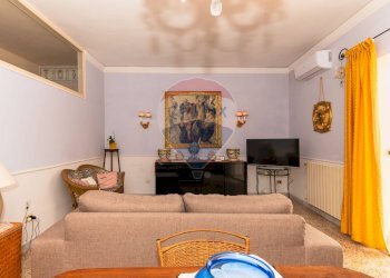 Soggiorno - Casa indipendente Via Birdirimi
 
28, Caltagirone - foto 21